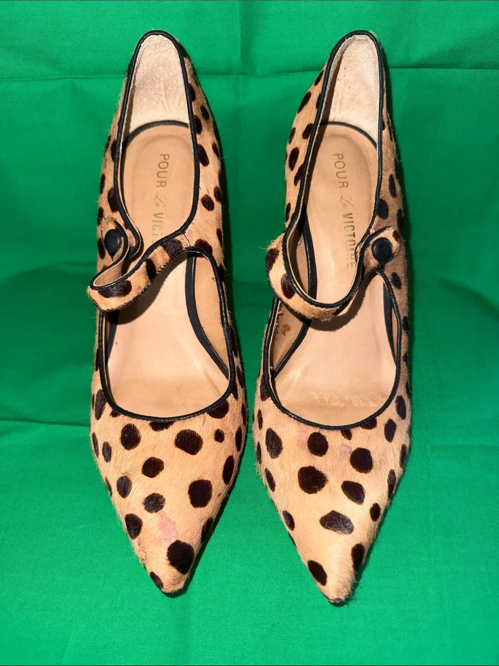 Pour La Victoire Leopard-Print Pointed Mary Jane Pumps in Tan and Brown 🖤